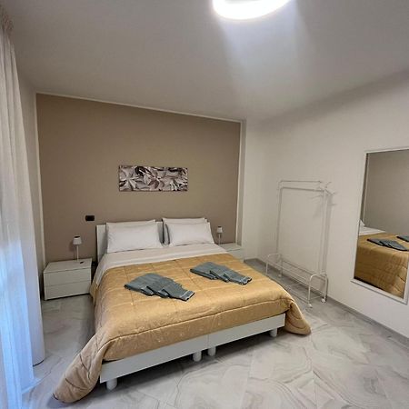 Апартаменти A Casa Di Chiara Лечче Екстер'єр фото